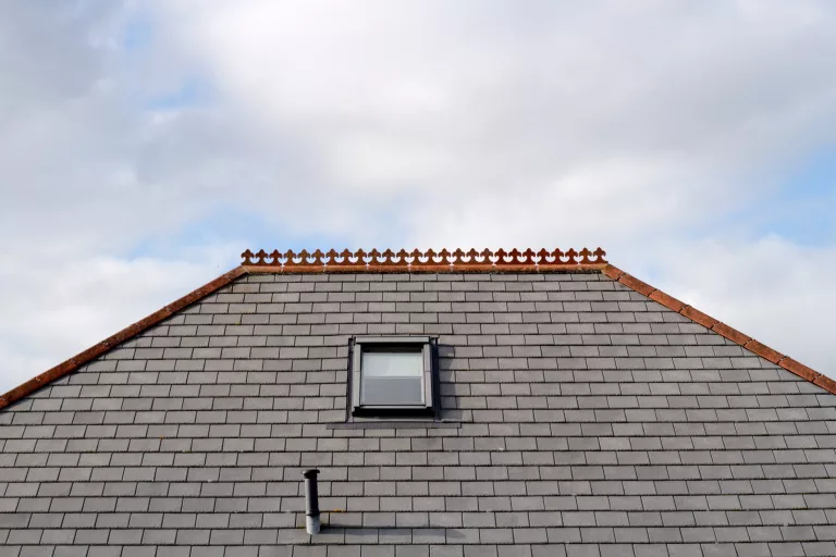 How much does a hip roof cost?